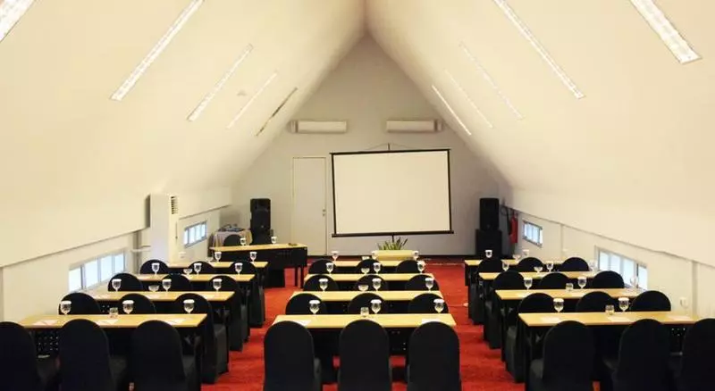 酒店 Grand Darmo Suite By Amithya