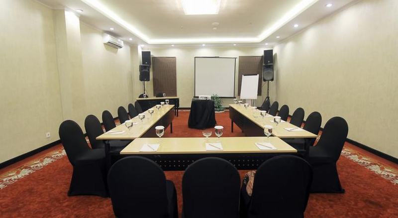 Hotel Grand Darmo Suite By Amithya