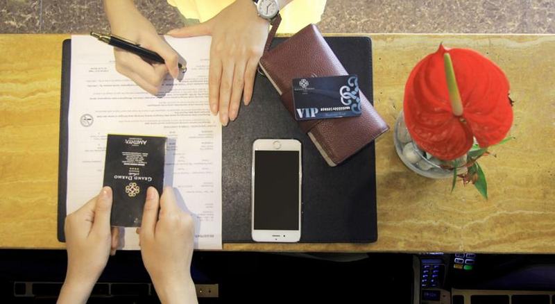 Hotel Grand Darmo Suite By Amithya