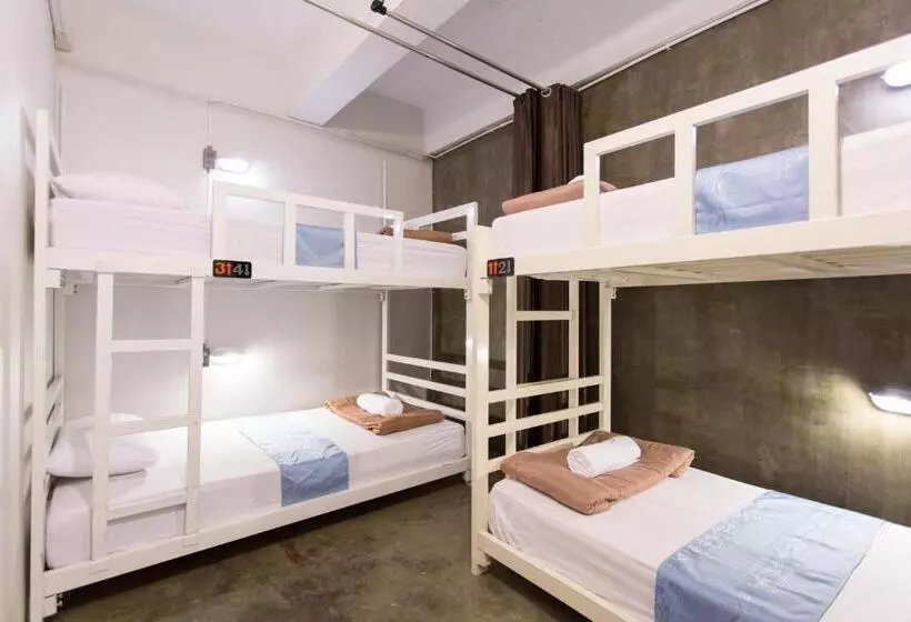 Отель Zz Hostel Chiang Mai