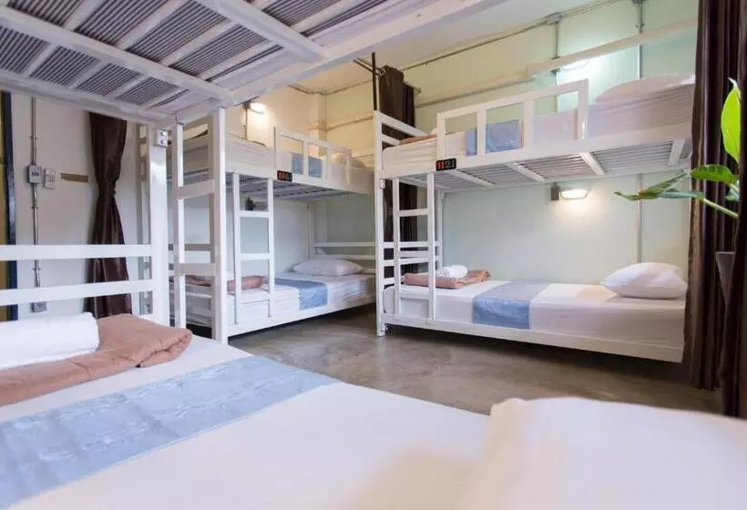 Отель Zz Hostel Chiang Mai