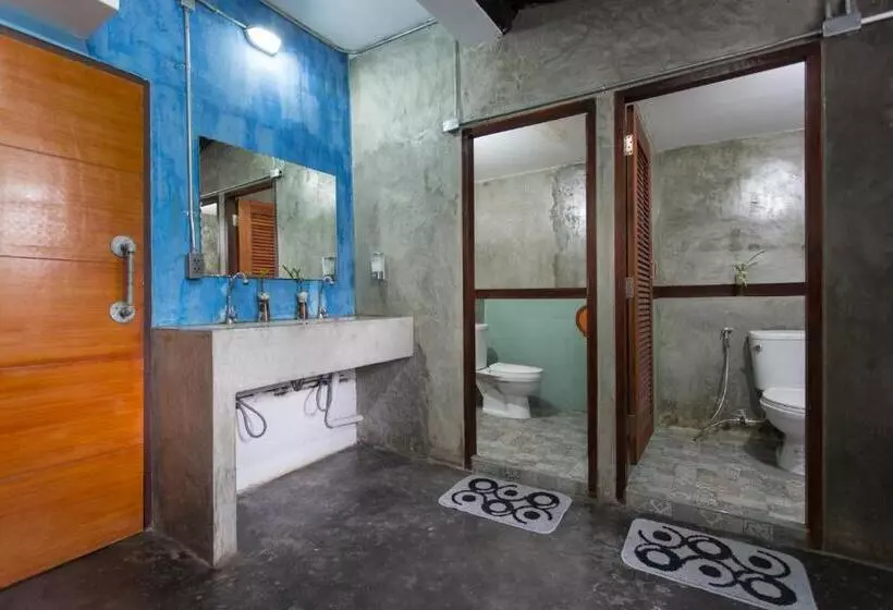 Отель Zz Hostel Chiang Mai