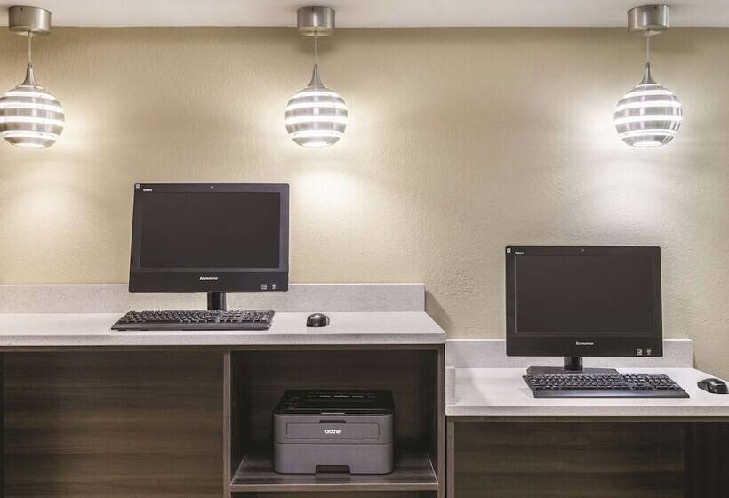 酒店 La Quinta By Wyndham Knoxville Central Papermill