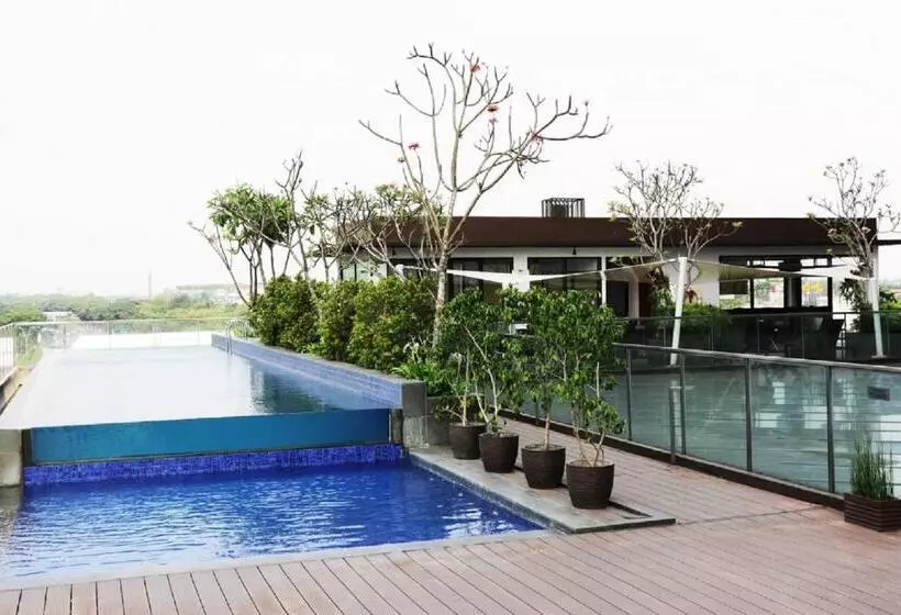 בית מלון כפרי Santika Premiere Bintaro