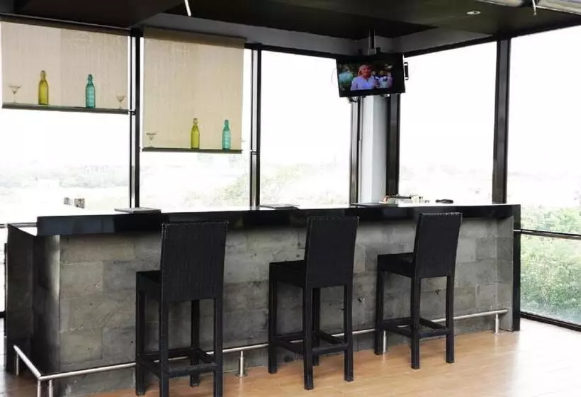 בית מלון כפרי Santika Premiere Bintaro