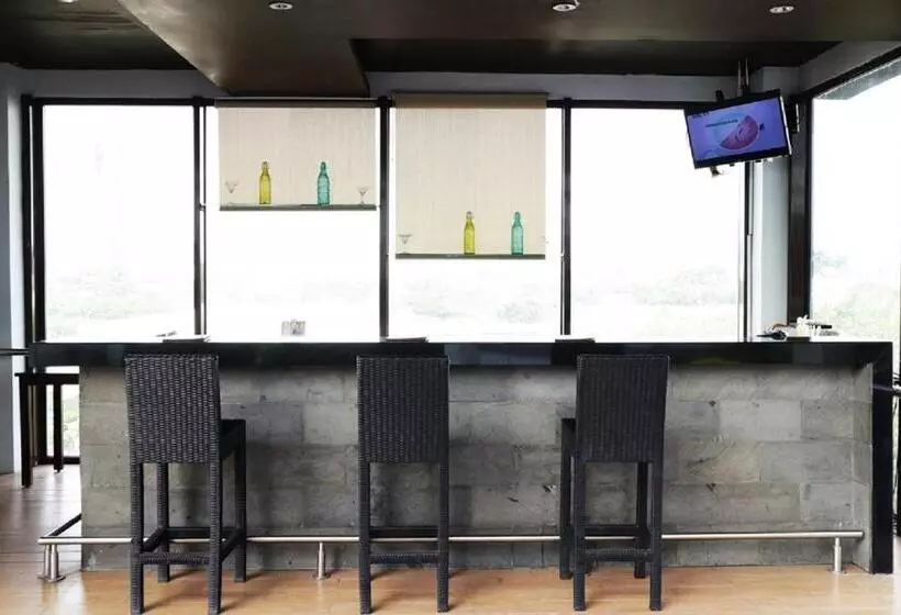 בית מלון כפרי Santika Premiere Bintaro