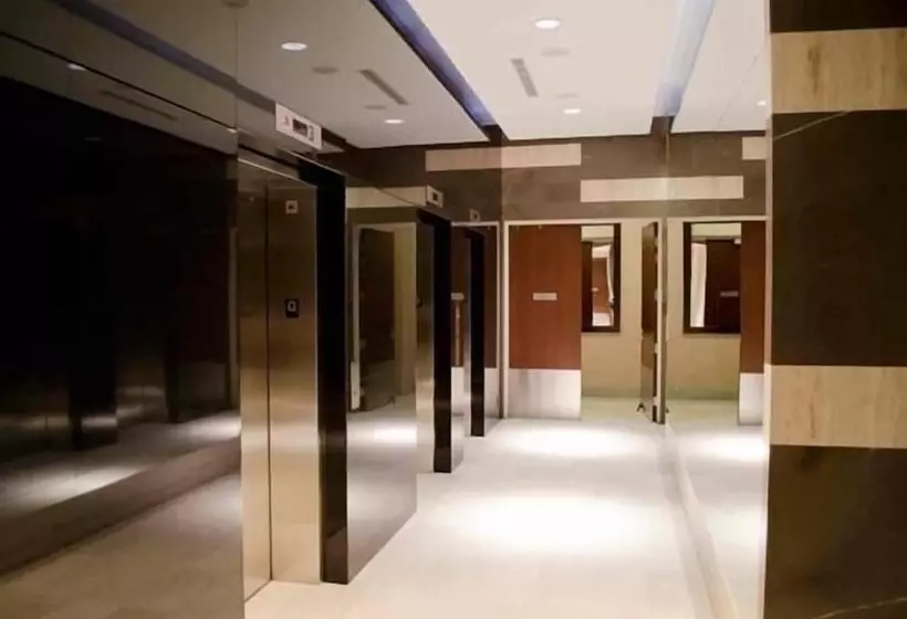 Whitehall Suites   Mississauga