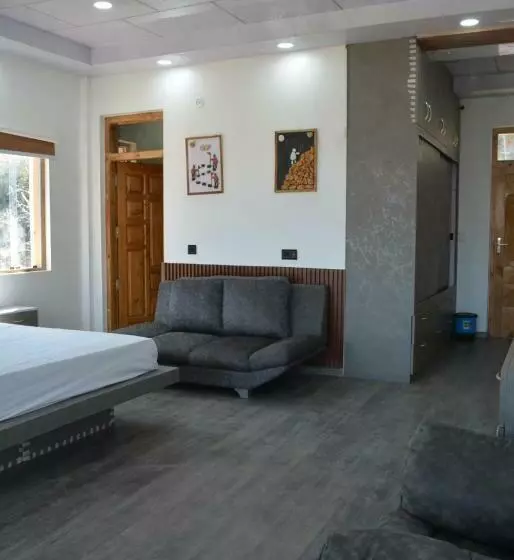 Aamiaismajoitus (B&B) Mantri Ki Chani