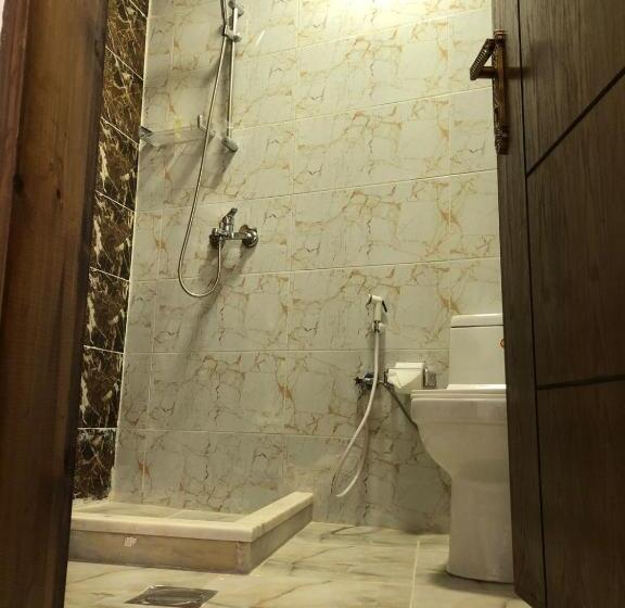 تختخواب و صبحانه Zrizira Inn