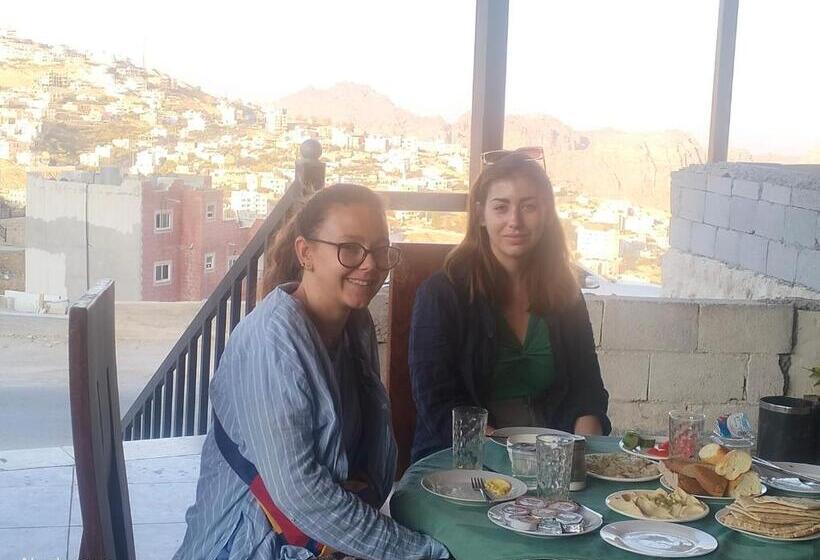 تختخواب و صبحانه Zrizira Inn