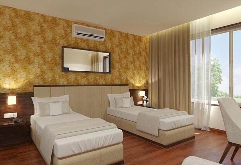 בית מלון כפרי Shlok  Pure Veg , Kolhapur