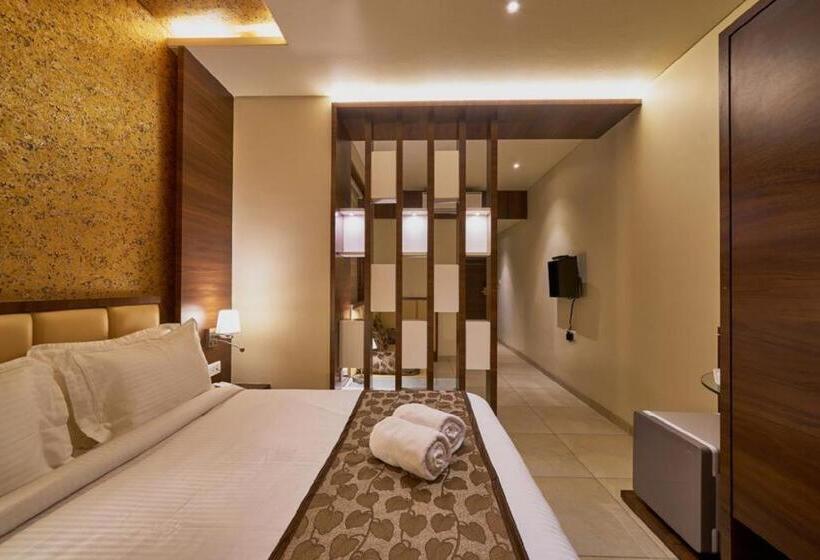 בית מלון כפרי Shlok  Pure Veg , Kolhapur