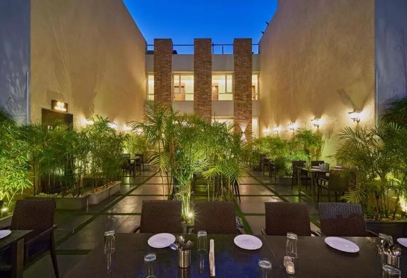 Hotelli Shlok  Pure Veg , Kolhapur