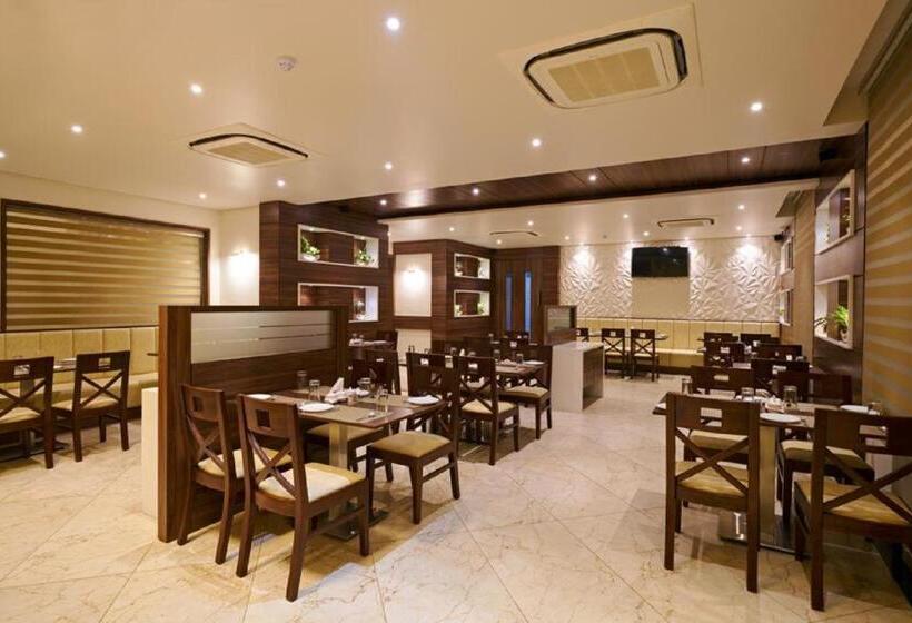 בית מלון כפרי Shlok  Pure Veg , Kolhapur