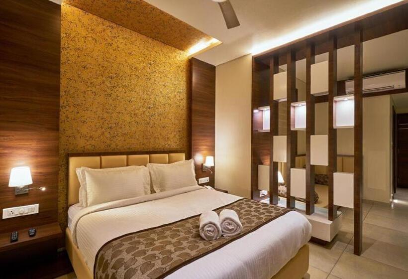 בית מלון כפרי Shlok  Pure Veg , Kolhapur