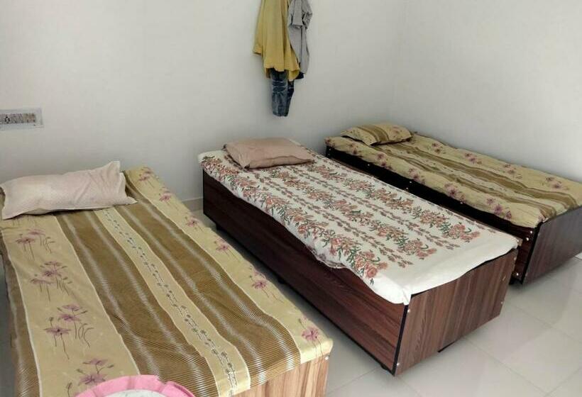 פנסיון Fern House