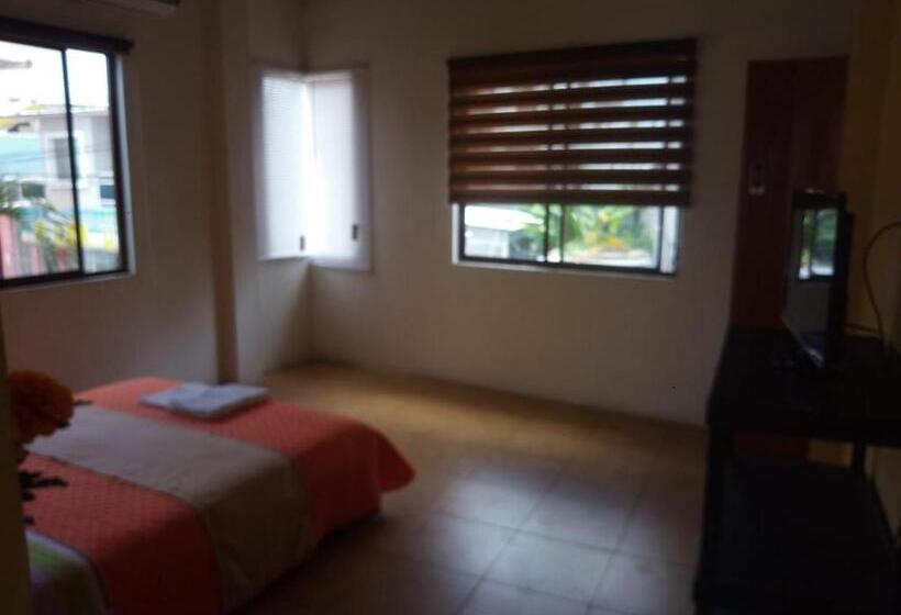 بنسيون Stefany Hospedaje