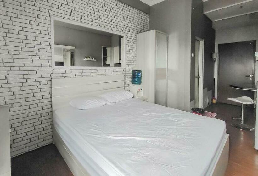 בית מלון כפרי Redliving Apartemen The Suites Metro   King Property Tower C