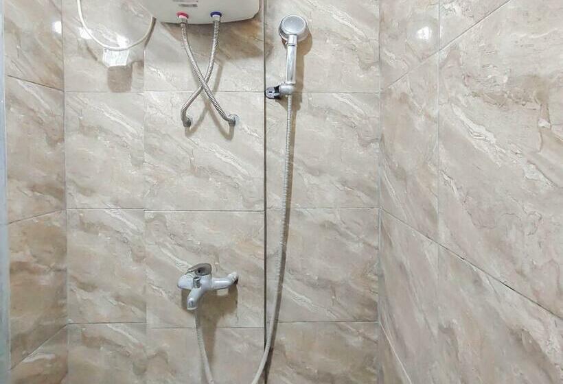 בית מלון כפרי Redliving Apartemen The Suites Metro   King Property Tower C