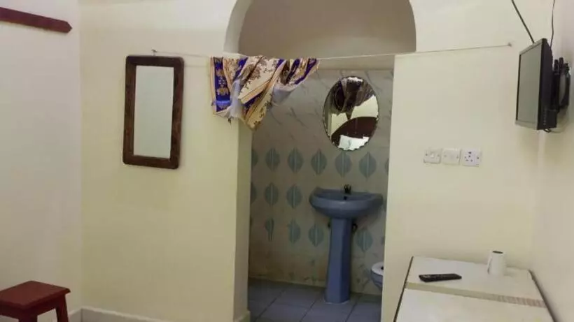 New Mahrus Hotel & Rooftop Restaurant