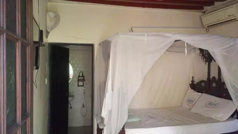 New Mahrus Hotel & Rooftop Restaurant