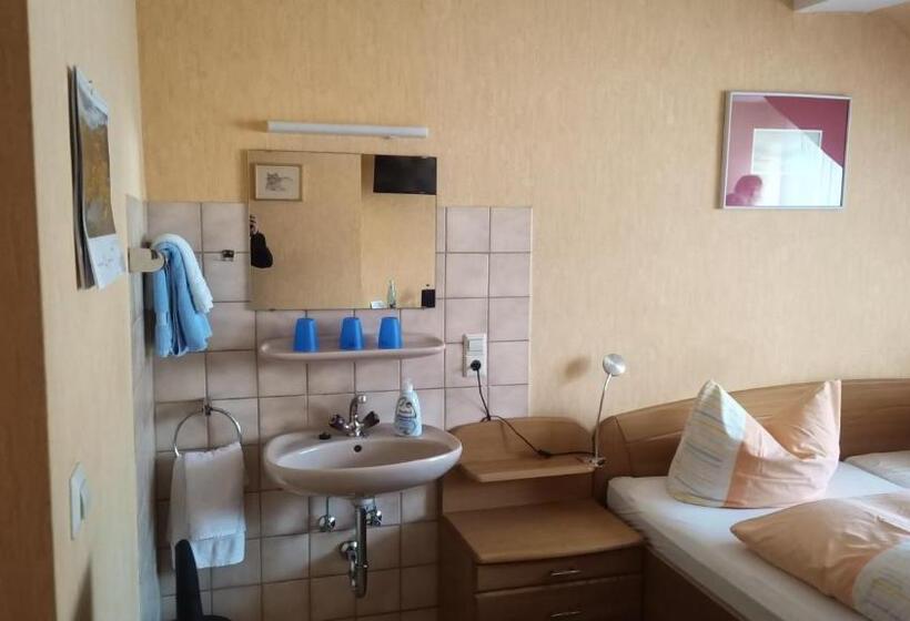 Vandrarhem Gasthaus Krone