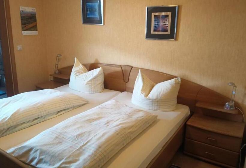 Vandrarhem Gasthaus Krone