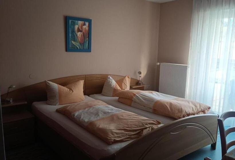 Vandrarhem Gasthaus Krone