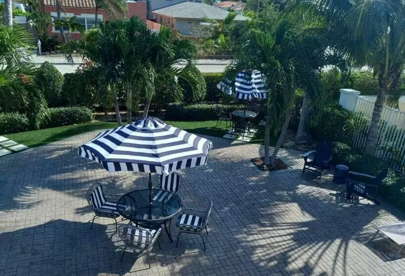 Capri Inn & Apartments