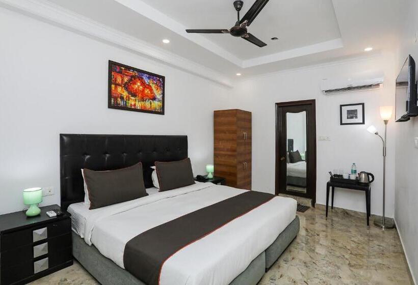 Collection O Hotel Residency Near Dwarka Sector 21 Metro Station