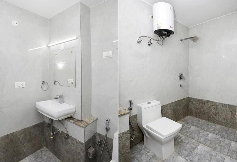Collection O Hotel Residency Near Dwarka Sector 21 Metro Station