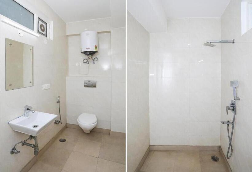 Collection O Hotel Residency Near Dwarka Sector 21 Metro Station