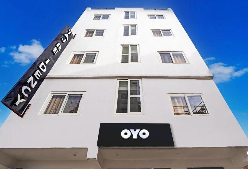 Collection O Hotel Residency Near Dwarka Sector 21 Metro Station