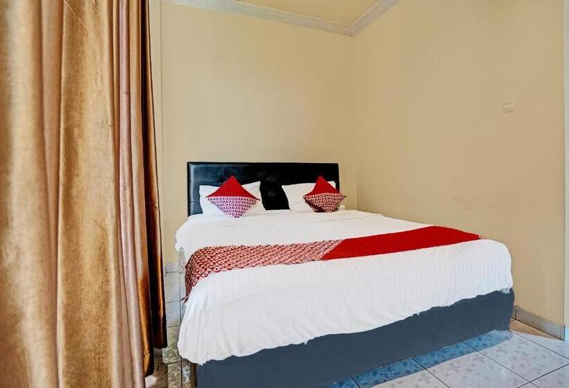 Отель Oyo 91873 Nugraha Kost