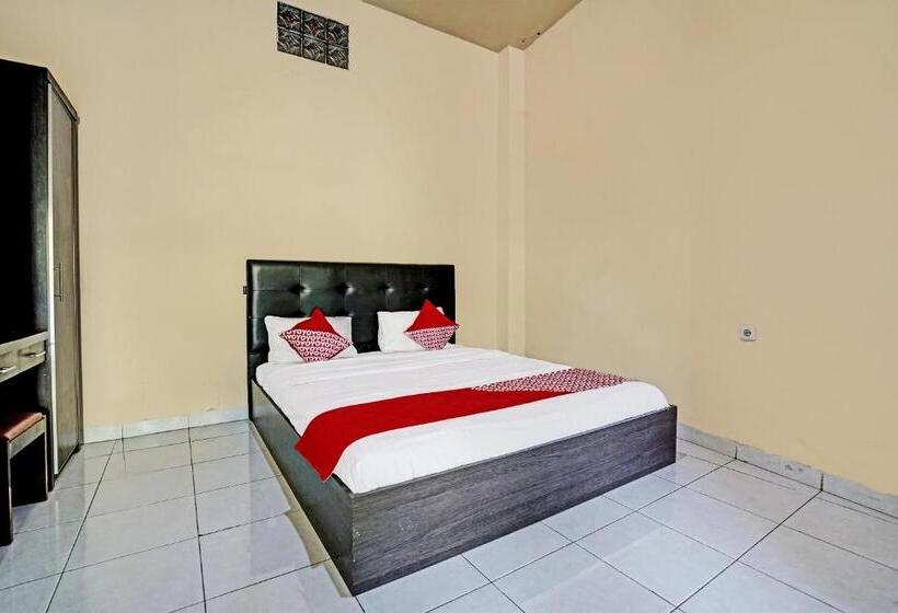Отель Oyo 91873 Nugraha Kost