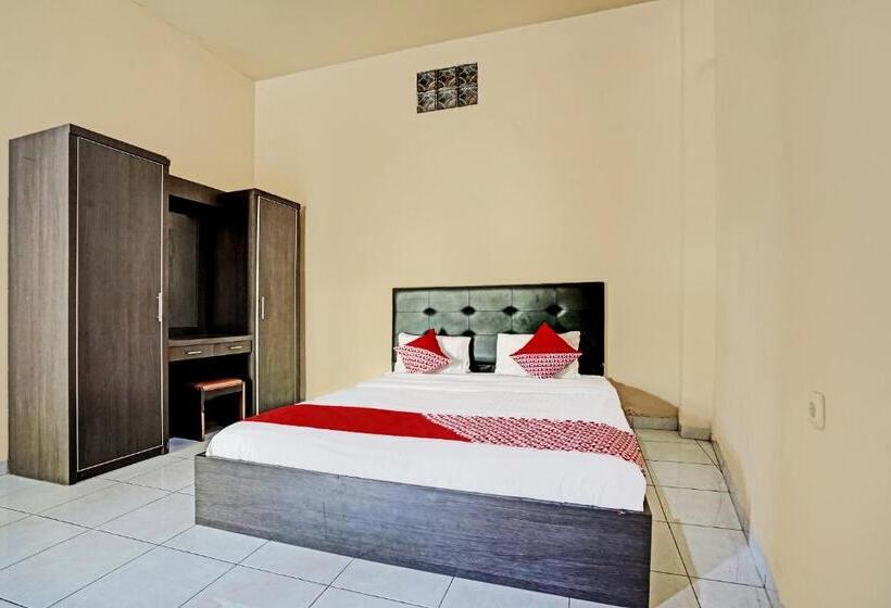 Отель Oyo 91873 Nugraha Kost
