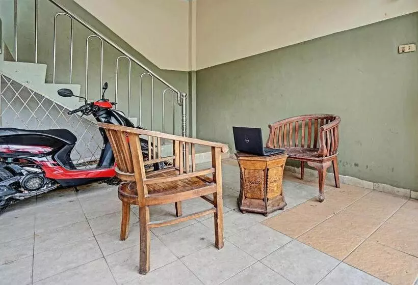 ホテル Oyo 91873 Nugraha Kost