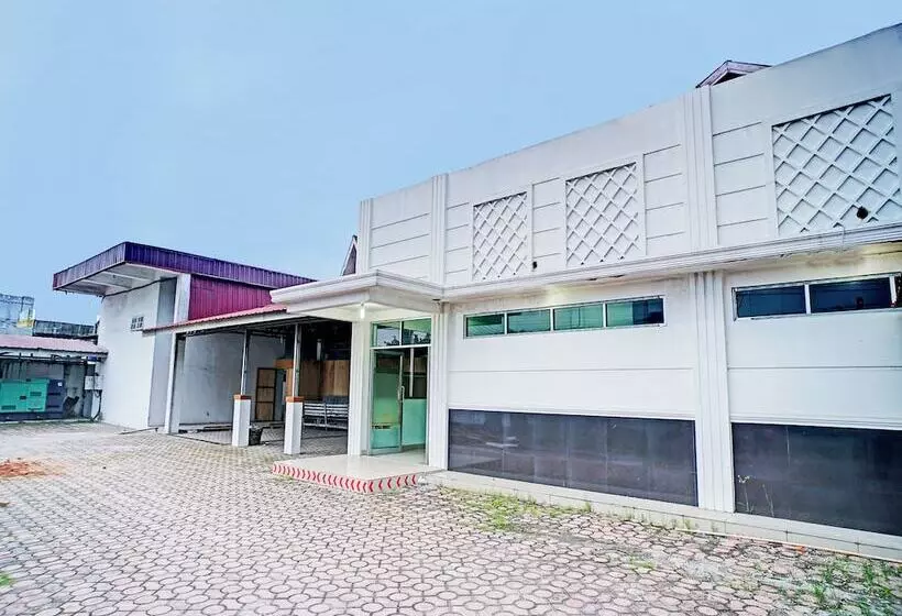 Hotelli Oyo 91874 Kisaran Residence Syariah