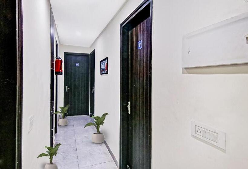 ホテル Flagship Star Light Inn Near Lotus Temple