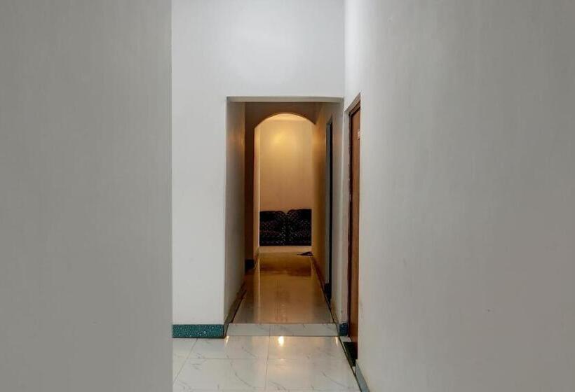 ホテル Pop 70207 Raghav Residency