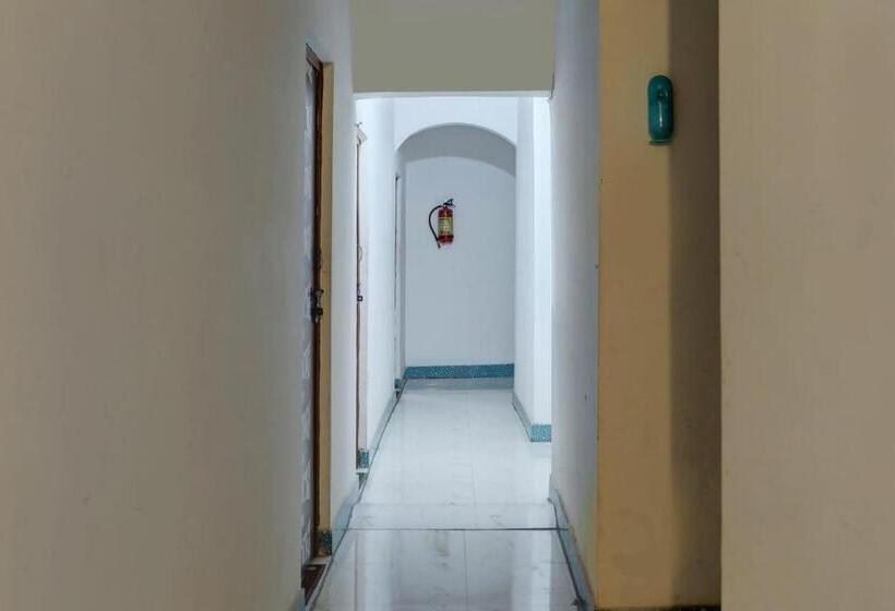 ホテル Pop 70207 Raghav Residency