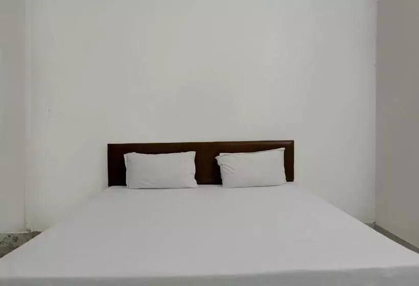ホテル Pop 70207  Raghav Residency