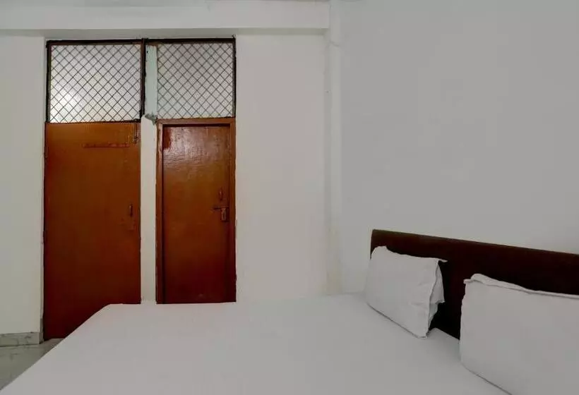 ホテル Pop 70207  Raghav Residency