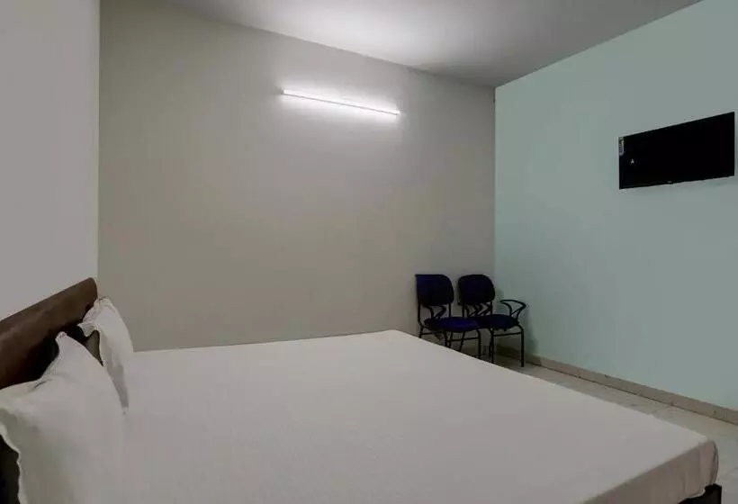 ホテル Pop 70207  Raghav Residency