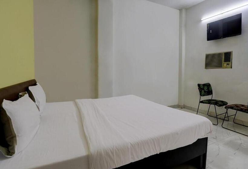 ホテル Pop 70207 Raghav Residency