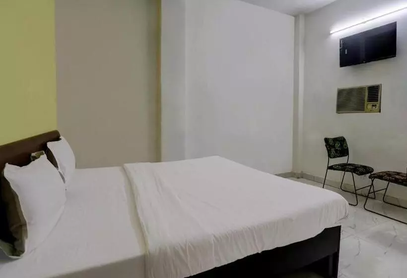 ホテル Pop 70207  Raghav Residency
