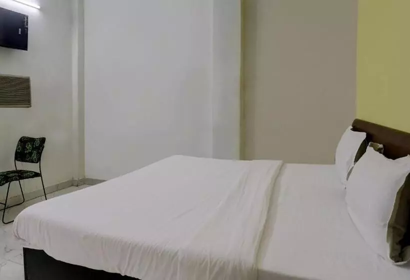 ホテル Pop 70207  Raghav Residency