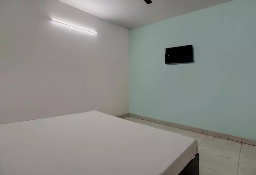 ホテル Pop 70207  Raghav Residency