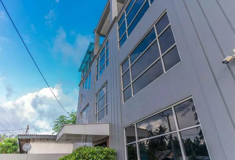 Hotelli Rock Fort Beach Resort