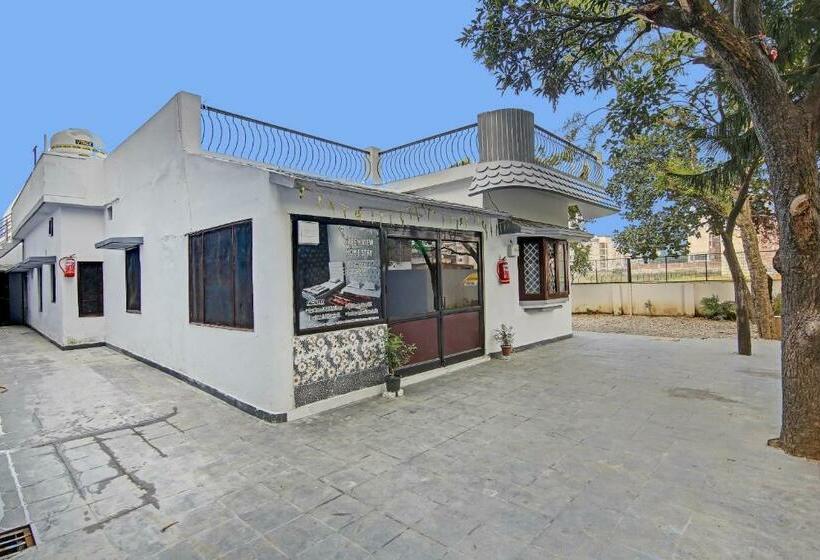 Hotel Spot On 702048  Greenview Homestay